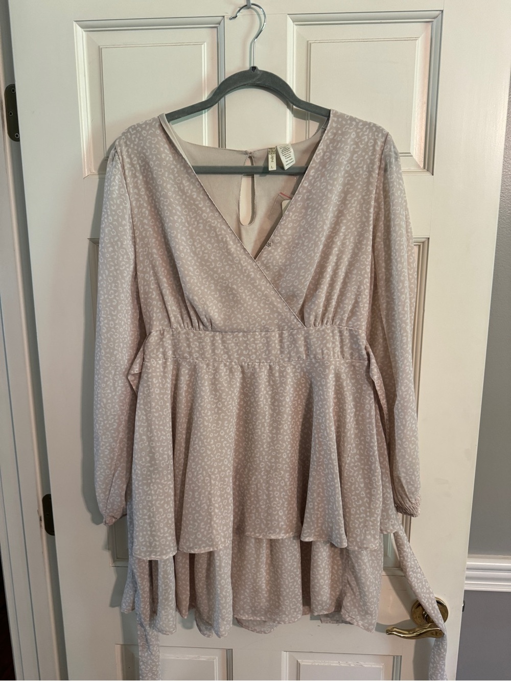 Blush Pink Tiered Long-Sleeve V-Neck Dress